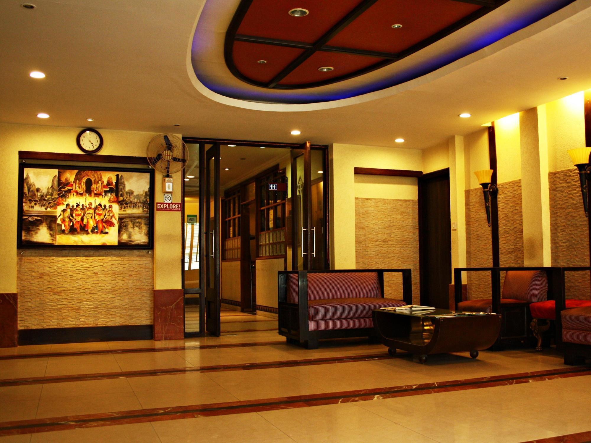 Hotel Pooja Palace Nova Deli Exterior foto