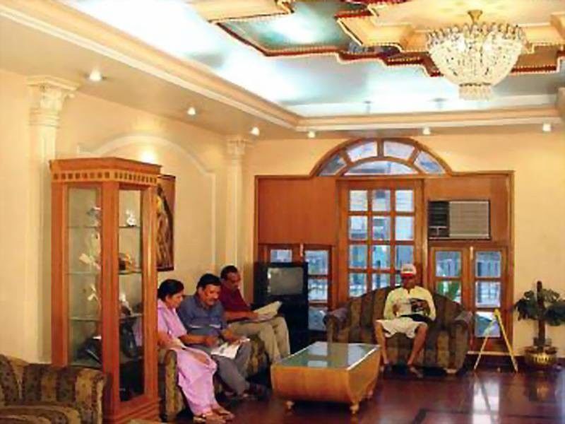 Hotel Pooja Palace Nova Deli Interior foto
