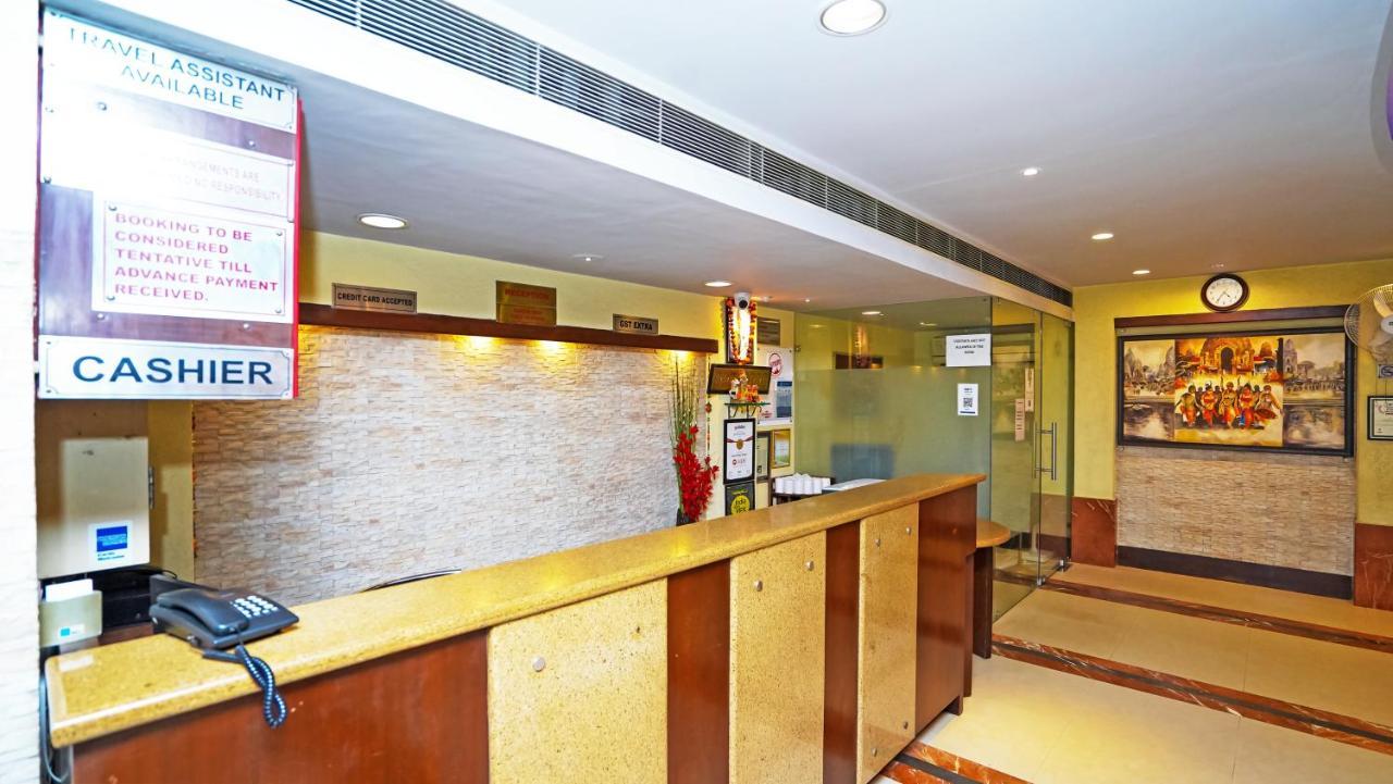 Hotel Pooja Palace Nova Deli Exterior foto